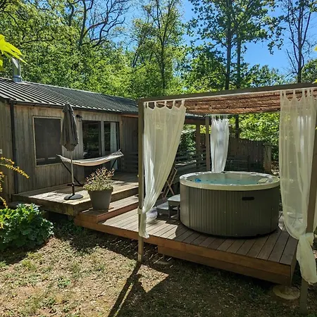 Herisson Avec Privatif Chalet Biron (Dordogne)